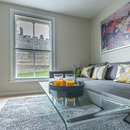 Central Windsor Apartment Facing The Castle Luaran gambar