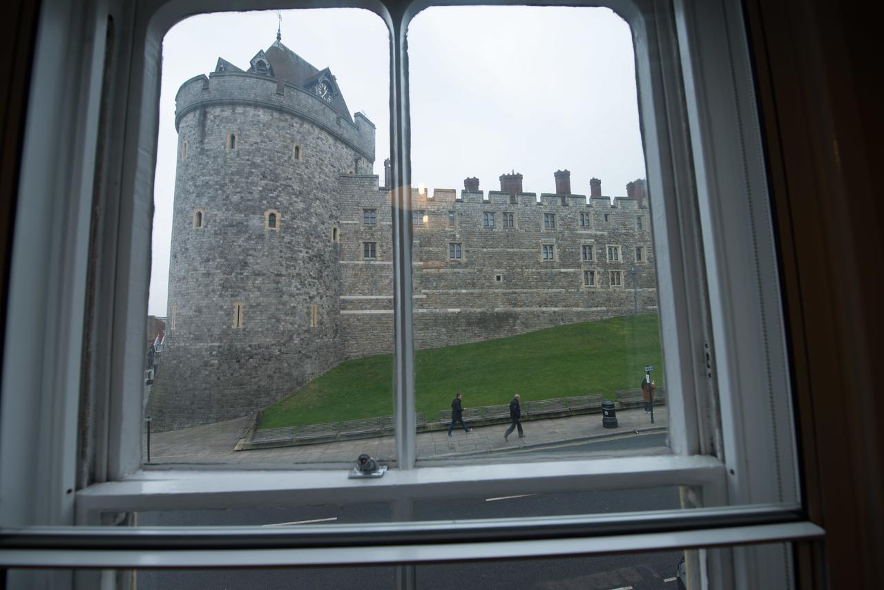 Central Windsor Apartment Facing The Castle Luaran gambar