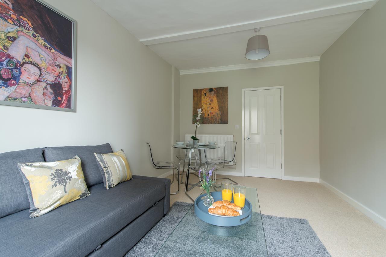 Central Windsor Apartment Facing The Castle Luaran gambar